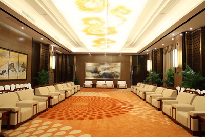 1、甲方收取乙方押金X元