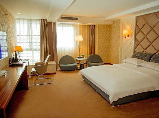 实现社交媒体传播量超 80 万次