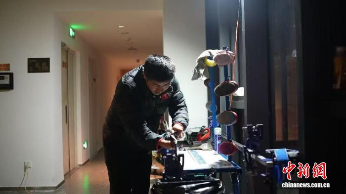 冰雪背后的无声守护者：延庆集训现场的幕后保