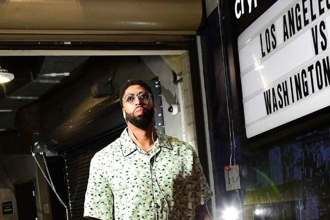 文班亚马41分亚历山大47分对决，湖人三双王詹姆