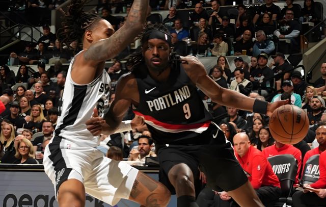 文班亚马脑震荡伤退 马刺季后赛前景蒙上阴影